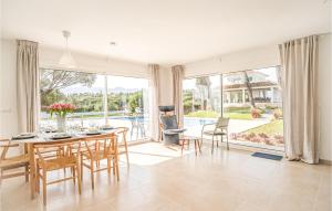 Posedenie v ubytovaní 2 Bedroom Awesome Home In Marbella