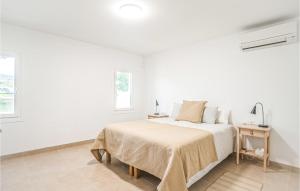 Posteľ alebo postele v izbe v ubytovaní 2 Bedroom Awesome Home In Marbella