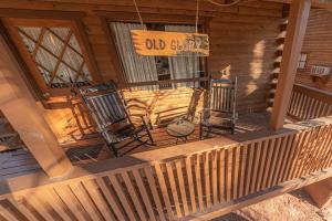 Fotografie z fotogalerie ubytování Forest Cabin 5 Old Glory v destinaci Payson
