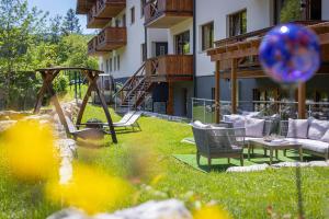 Ogród w obiekcie Wellness- und Familienhotel Dachsteinresort