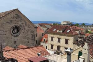 オミシュにあるLuxury city centre apartment with stunning viewのギャラリーの写真