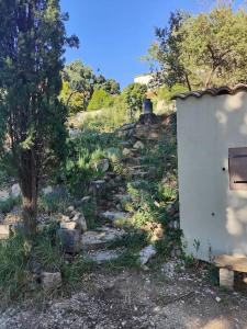 Fotografia z galérie ubytovania maison dans un écrin de chênes provençale v destinácii Saint-Maurice-sur-Eygues