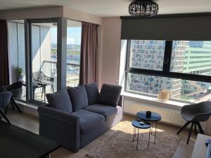 Uma área de estar em "VH apartment" - center of Antwerp - free parking