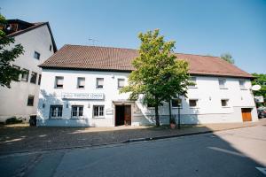 Afbeelding uit fotogalerij van Gasthof Löwen in Frickenhausen