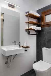 Kúpeľňa v ubytovaní Stylish and Modern Studio - Miltos