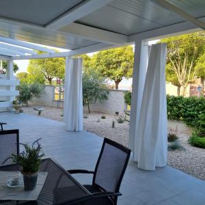 Ogród w obiekcie Apartman Magnolija Umag
