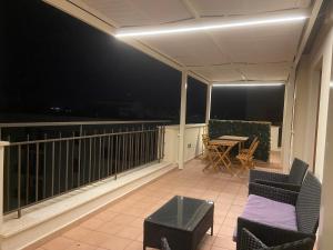 Rõdu või terrass majutusasutuses Su Corittu Guesthouse