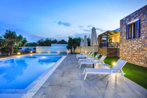 Bazén v ubytování ANELA RESORT nebo v jeho okolí