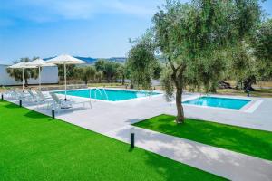 Bazén v ubytování ANELA RESORT nebo v jeho okolí