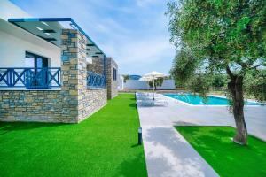 Bazén v ubytování ANELA RESORT nebo v jeho okolí