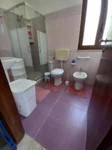 Koupelna v ubytování Villa Serena + 37 fotografií