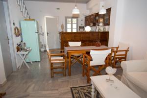 A kitchen or kitchenette at Irene Hotel Leros