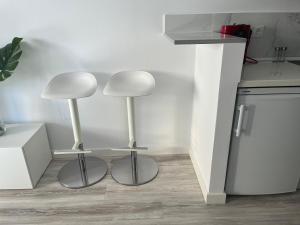 Kuchnia lub aneks kuchenny w obiekcie Sol y 1ª linea de playa Urbanización Lubina sol