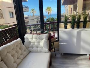 Balkon lub taras w obiekcie Sol y 1ª linea de playa Urbanización Lubina sol