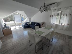 Część wypoczynkowa w obiekcie Apartment Modrić Zadar