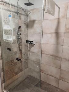 Koupelna v ubytování Lezser apartman