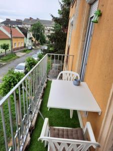 Balkón nebo terasa v ubytování Lezser apartman