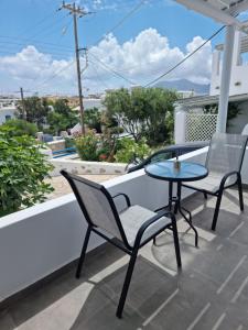 Balkón nebo terasa v ubytování Arpistis apartments koufonisia