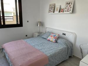 Postel nebo postele na pokoji v ubytování Villa moderna y con piscina privada