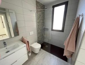 Koupelna v ubytování Villa moderna y con piscina privada