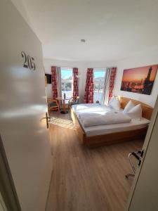 Postel nebo postele na pokoji v ubytování Hotel Oberwirt Wangen