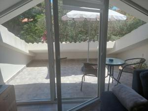 Balkon lub taras w obiekcie Apartment Modrić Zadar