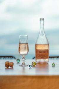 Nápoje v ubytování Artemis ΙnCreteble Cretan Resindences Collection