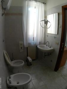Kúpeľňa v ubytovaní Terrae Eremis: Ristorante, Bar, B&B + 37 fotografií
