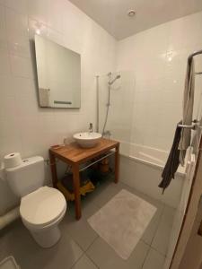 Kúpeľňa v ubytovaní Charmant appartement grande terrasse + 9 fotografií