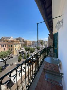 Een balkon of terras bij Off House Borgo Suite, Nettuno - 2025 Giubileo -