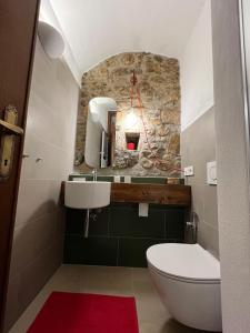 Koupelna v ubytování Bilocale a due passi dal lago