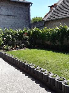 Un jardín fuera de Appartement Ferienwohnung LANG