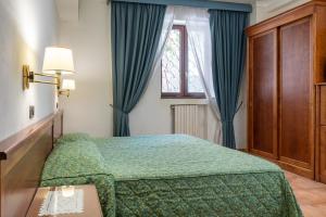 Gallery image of Hotel Montana in SantʼAgata sui Due Golfi
