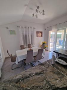 Fotografie z fotogalerie ubytování Rooms for 2 Makarska v destinaci Makarska