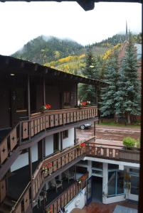 Gallery image of Mountain Chalet Aspen in Aspen