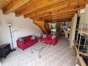 Η κουζίνα ή μικρή κουζίνα στο La Maison des Grands Bambous - L'Angoumois L'Aunis La Saintonge La Boutonne
