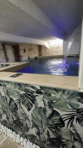 Bazén v ubytovaní Private Room with Exclusive SPA alebo v jeho blízkosti
