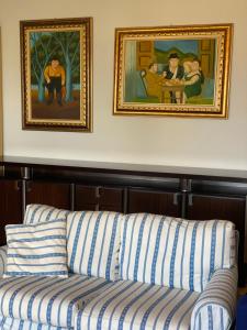 A seating area at Oasi