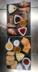 Možnosti snídaně pro hosty v ubytování "CaRulòt Lilla" nel bosco