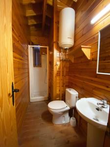 Koupelna v ubytování Bungalows Camping Ferrer