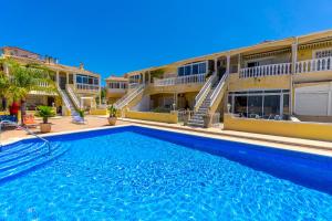 The swimming pool at or close to Villa Capricho Playa - Palm Beach Még 23 kép