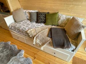 Ένα ή περισσότερα κρεβάτια σε δωμάτιο στο BrackenXcapes Glamping