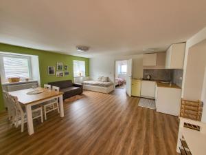 Kuchyň nebo kuchyňský kout v ubytování Apartmány u Koláčků