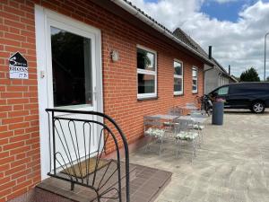 Budova, kde se apartmán nachází + 32 fotografií