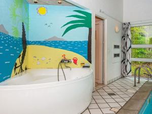 Ett badrum på 10 person holiday home in Glesborg