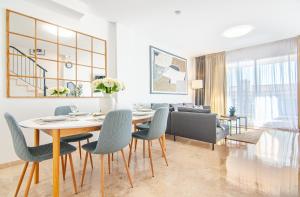 Posezení v ubytování Luxury Townhouse with panoramic sea view
