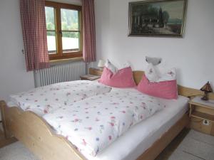 Giường trong phòng chung tại Haus Friedl