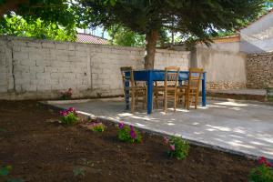 Patio nebo venkovní prostory v ubytování Antonia's Rustic Retreat + 9 fotografií