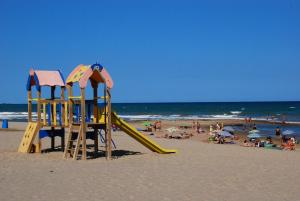 Ein Strand an oder in der Nähe der Ferienwohnung