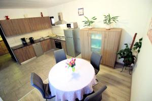Kuchyň nebo kuchyňský kout v ubytování Apartment Leana Selce